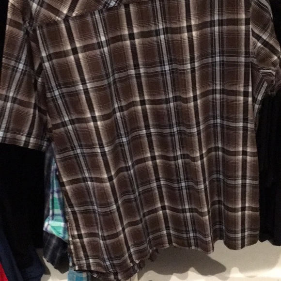 5/$25 S/S button down casual shirt. Size XL - Picture 7 of 7